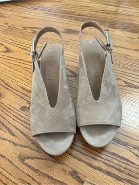 AEROSOLES Taupe Suede Open-Toe Slingback Sandals